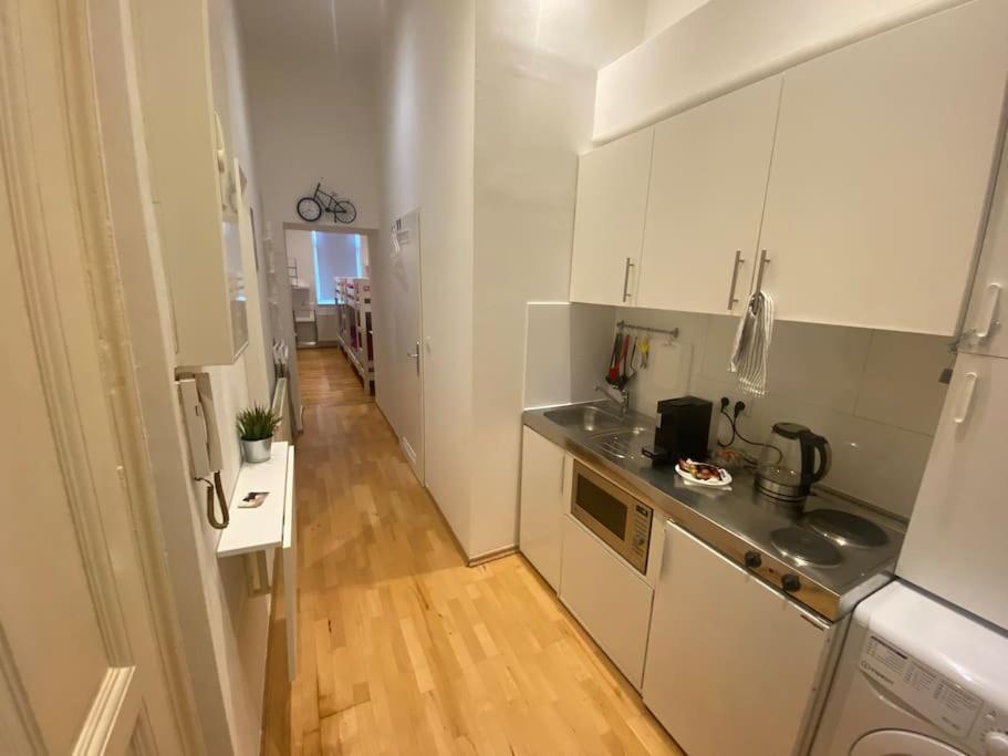 Cozy Appartm With + Airport/City Center Connection Apartamento Viena Exterior foto